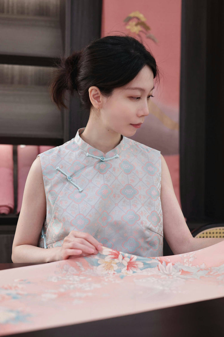 Frosted Peach Blossom · Song Brocade Vest Set 霜露桃花·宋錦馬甲套裝