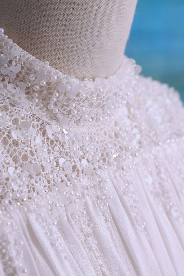 High-neck Slim-fit Lace White Gown 高领修身蕾丝白色礼服