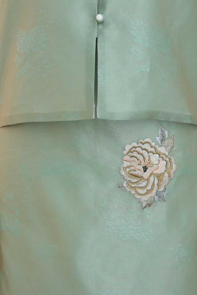 Mint Green Hand-Embroidered Sheer Sleeveless Set 薄荷綠手繡紗無袖套裝