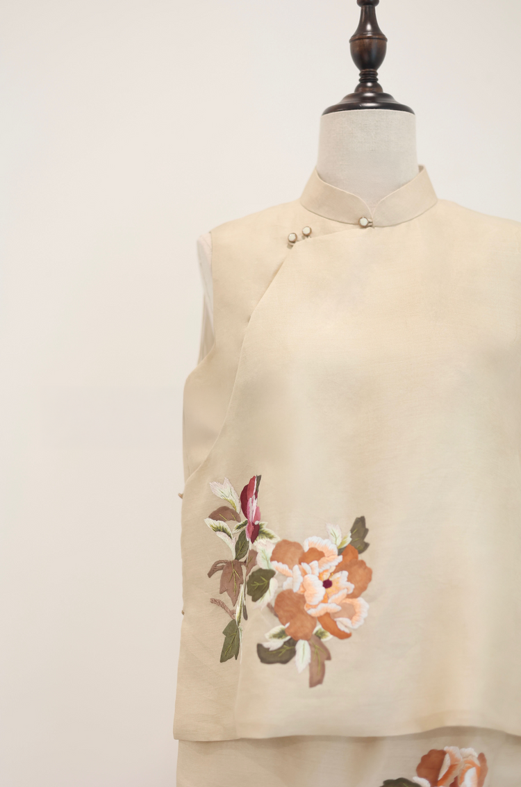 Champagne Mulberry Silk Hand-Embroidered Appliqué Qipao Set 香檳色桑蠶絲手繡布帖花旗袍套裝(孤品)