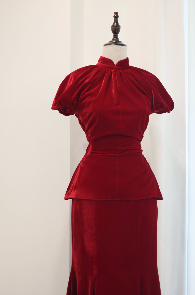 Burgundy Velvet Modern Qipao 酒红天鹅绒改良旗袍