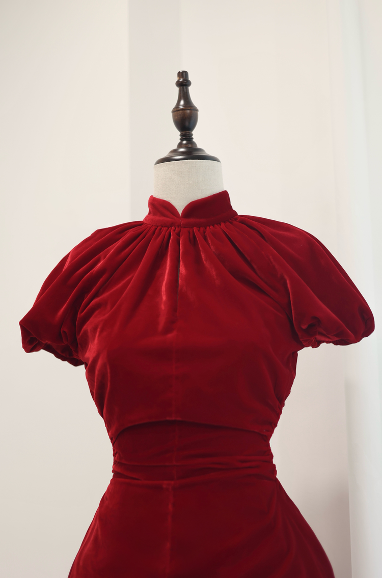 Burgundy Velvet Modern Qipao 酒红天鹅绒改良旗袍