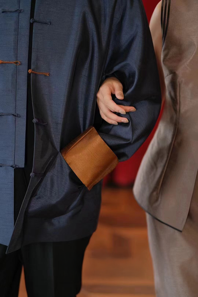Navy Blue Twin Cocoon Silk Contrast Trim Tang-Style Jacket 深藍色雙宮綢撞色翻袖唐裝外套