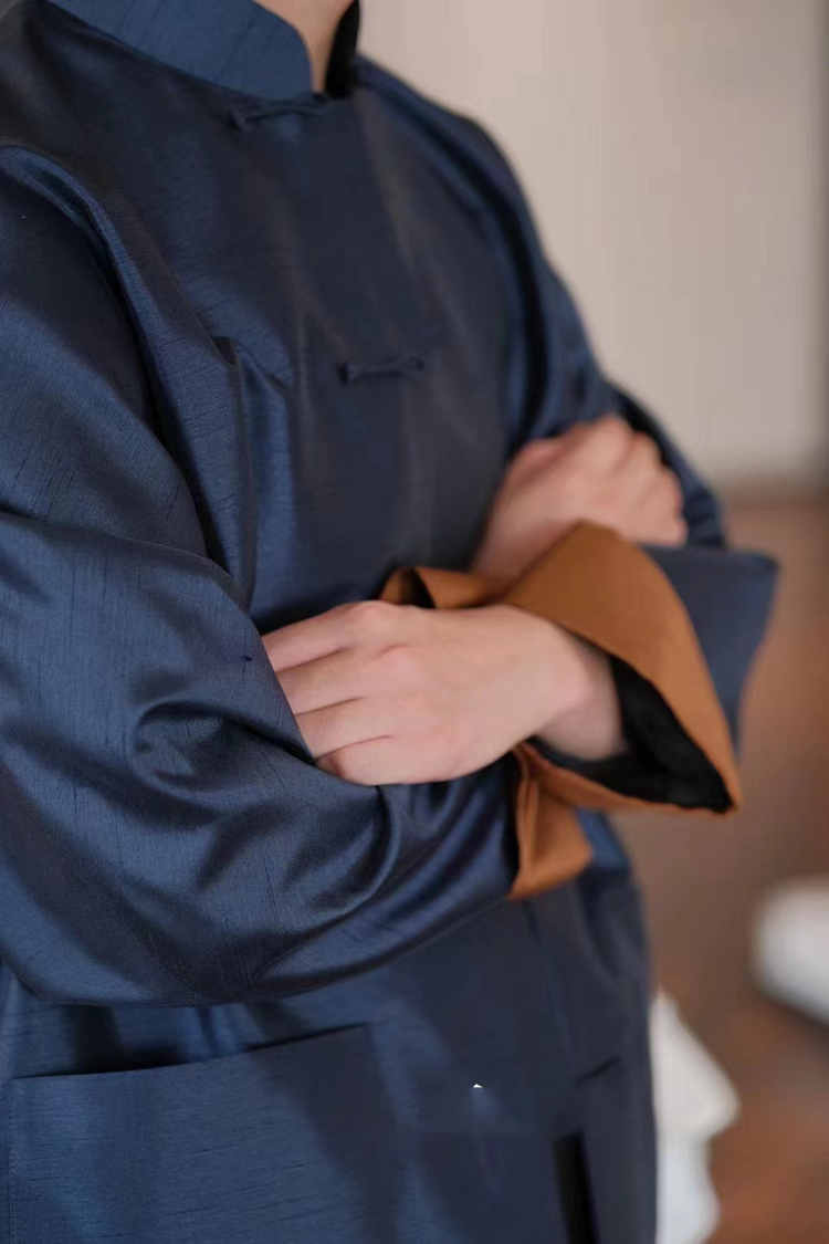 Navy Blue Twin Cocoon Silk Contrast Trim Tang-Style Jacket 深藍色雙宮綢撞色翻袖唐裝外套
