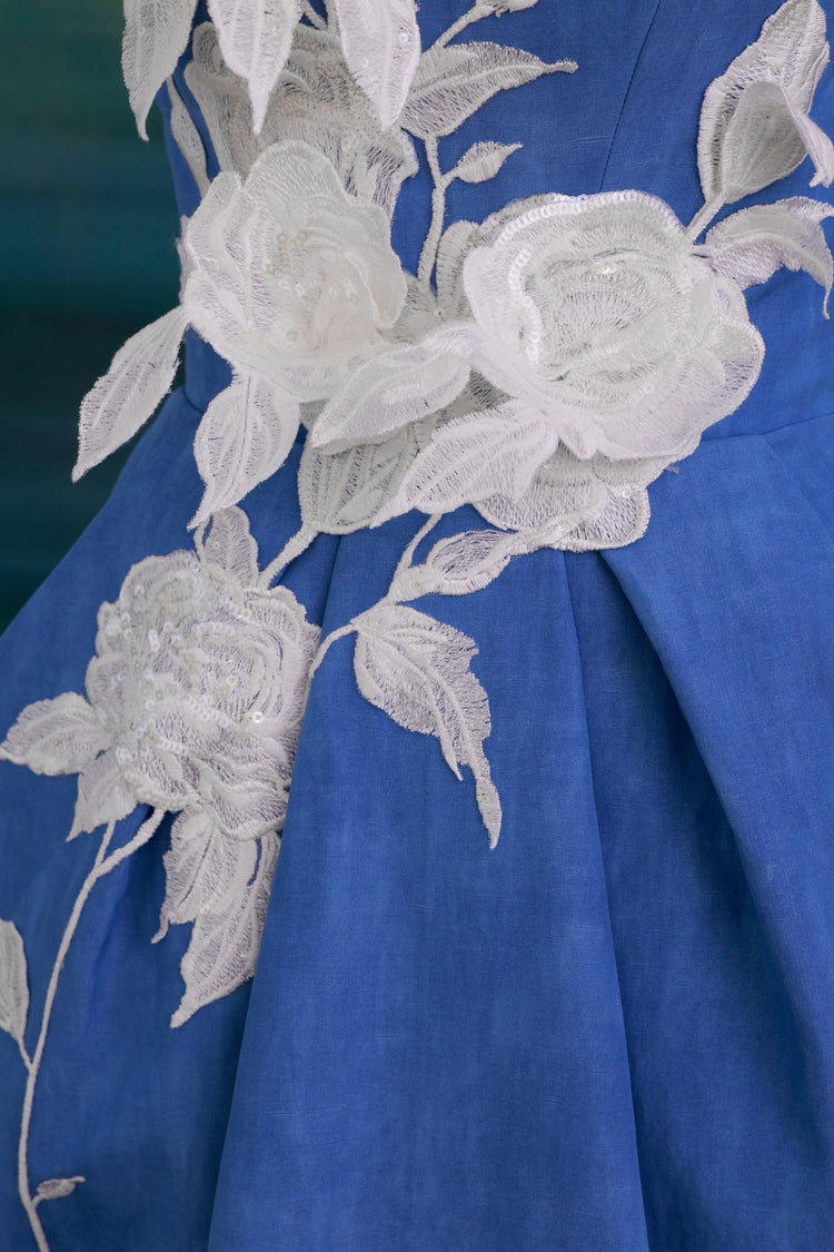 White Rose Relief Strapless Gown 立體玫瑰雕花抹胸禮裙