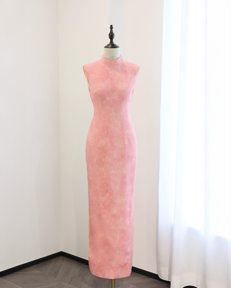 Pink Plant-Dyed Silk Jacquard Cheongsam Set 粉色植物染真絲暗紋旗袍套裝
