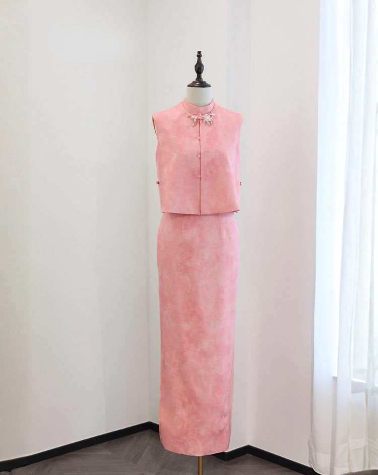 Pink Plant-Dyed Silk Jacquard Cheongsam Set 粉色植物染真絲暗紋旗袍套裝