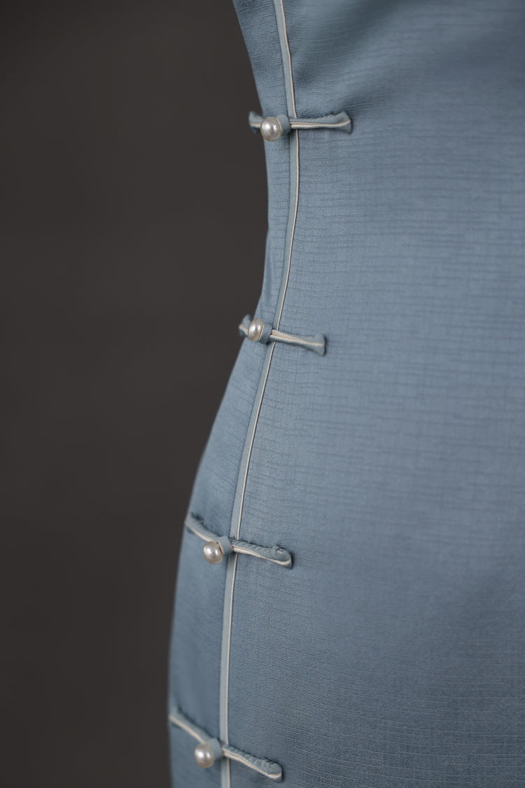 Light Blue Seiken Haitang Blossom Cheongsam 正絹海棠花淺藍旗袍 (Exclusive Piece 孤品)