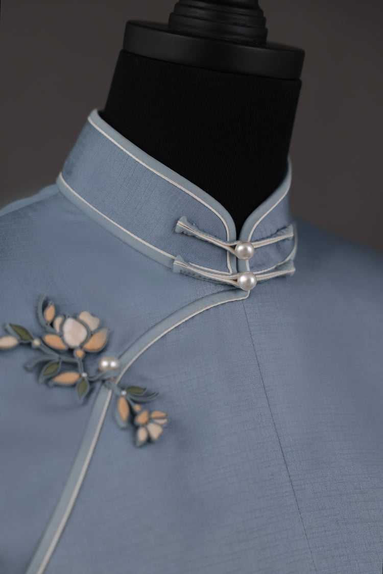 Light Blue Seiken Haitang Blossom Cheongsam 正絹海棠花淺藍旗袍 (Exclusive Piece 孤品)