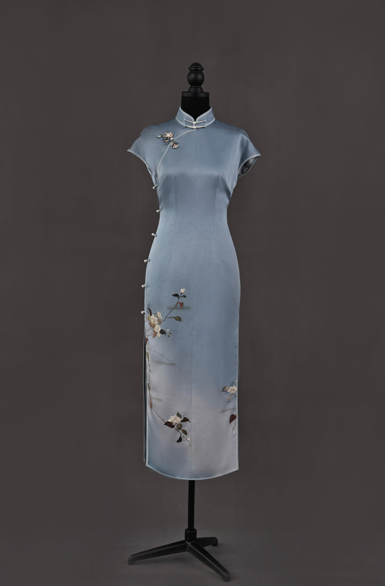 Light Blue Seiken Haitang Blossom Cheongsam 正絹海棠花淺藍旗袍 (Exclusive Piece 孤品)