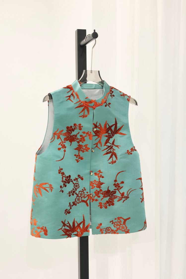 Bamboo and Red Plum Zhang Velvet Vest 青竹紅梅漳絨馬甲
