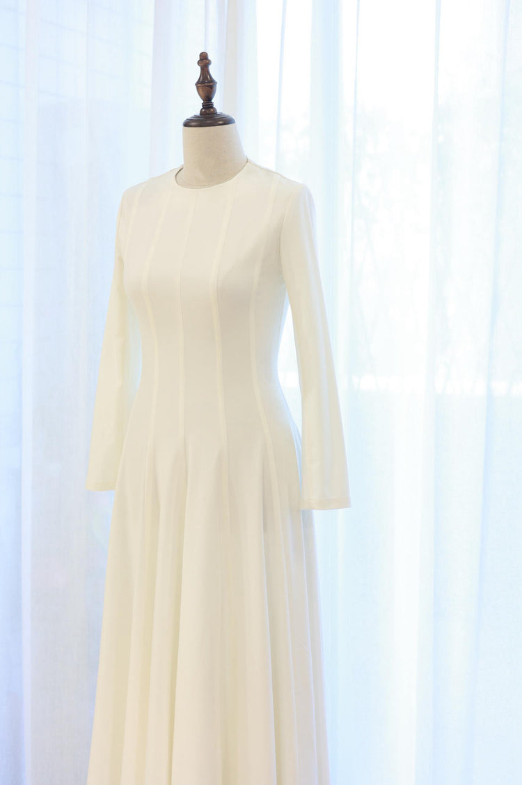Moon White Long-Sleeve Gown 月白長袖禮服裙