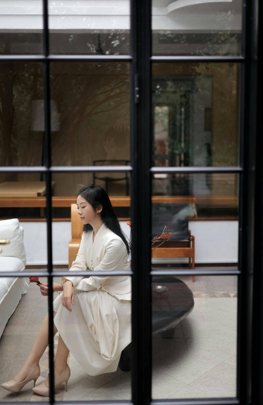 White Cashmere Western-Style Suit 白色羊絨西式套裝