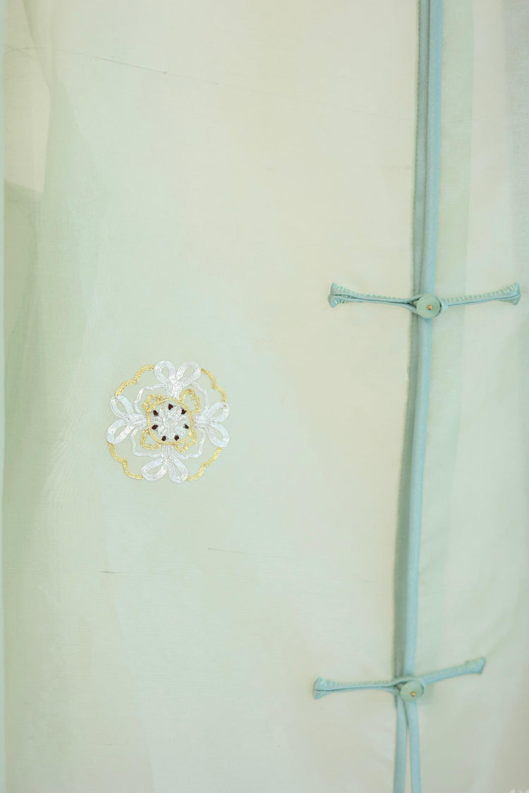 Soft Green Hand-Embroidered Sheer Jacket(Exclusive Piece) 嫩草綠手繡紗外套(孤品)