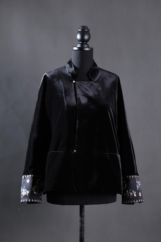 Black Velvet & Hand-Embroidered Open-Collar Jacket 黑色絲絨手繡開襟外套