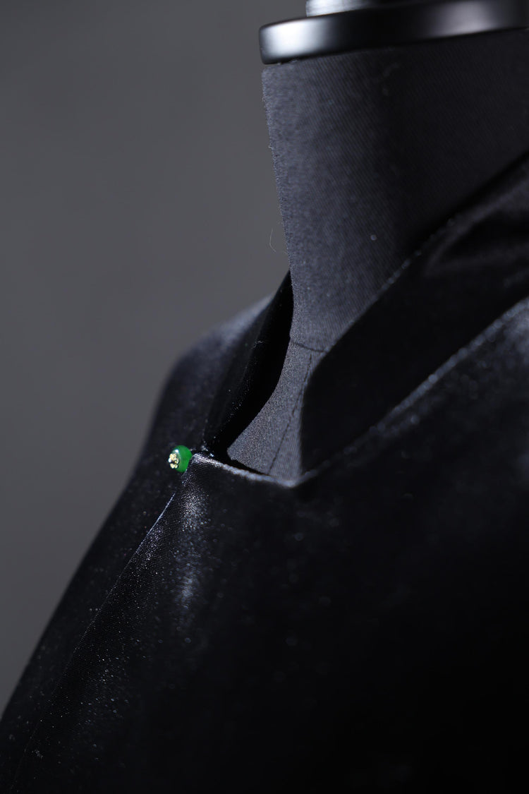 Black Velvet & Hand-Embroidered Open-Collar Jacket 黑色絲絨手繡開襟外套