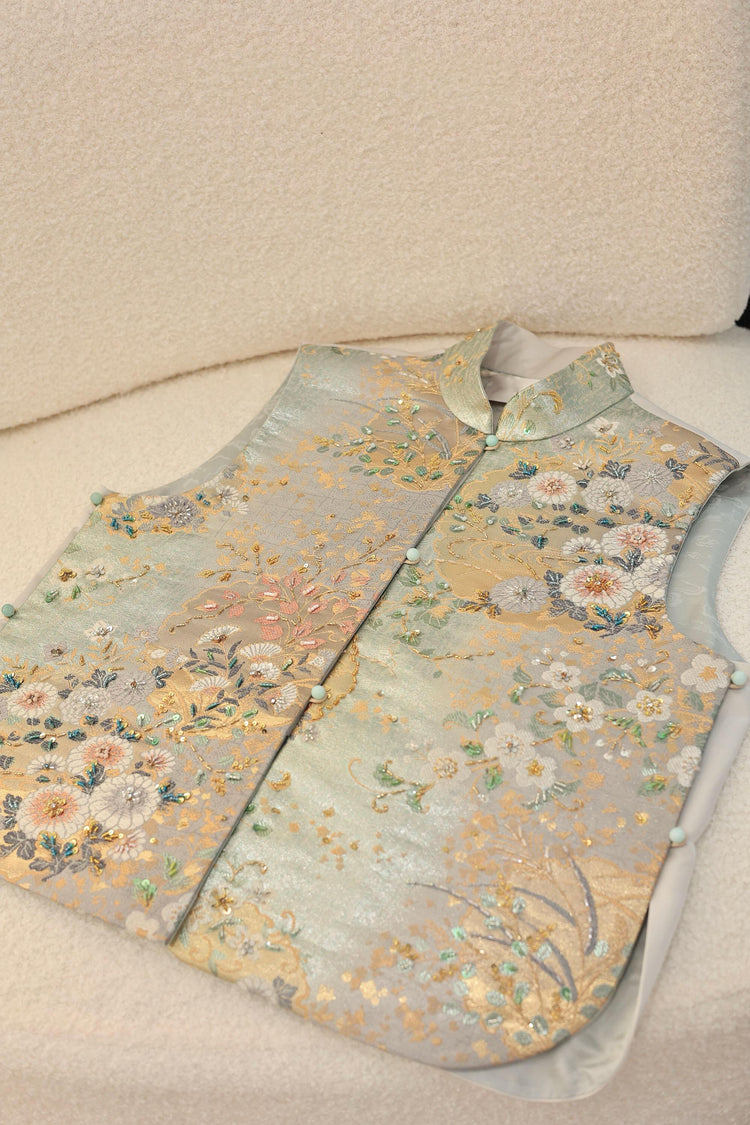 Chrysanthemum Keshi Mother-of-Pearl French Embroidered Vest 菊韻緙絲螺鈿法繡馬甲