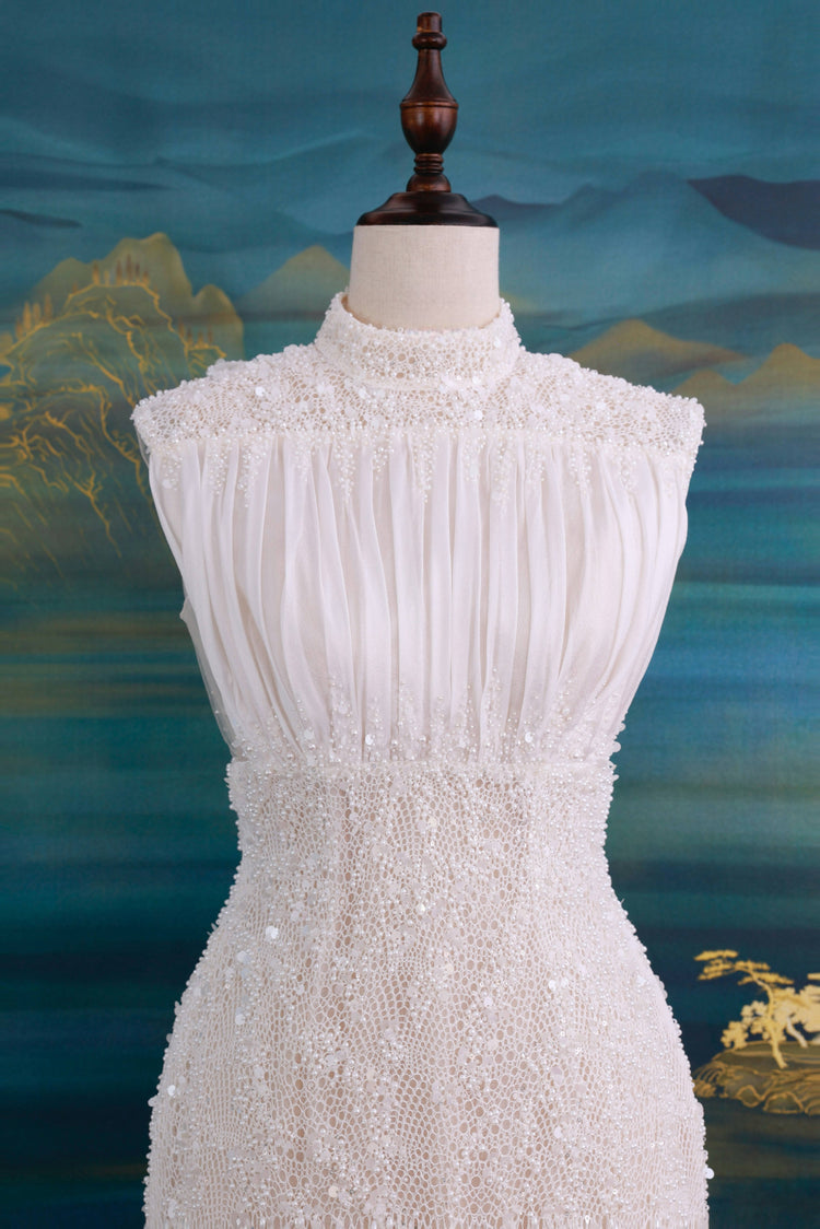 High-neck Slim-fit Lace White Gown 高领修身蕾丝白色礼服