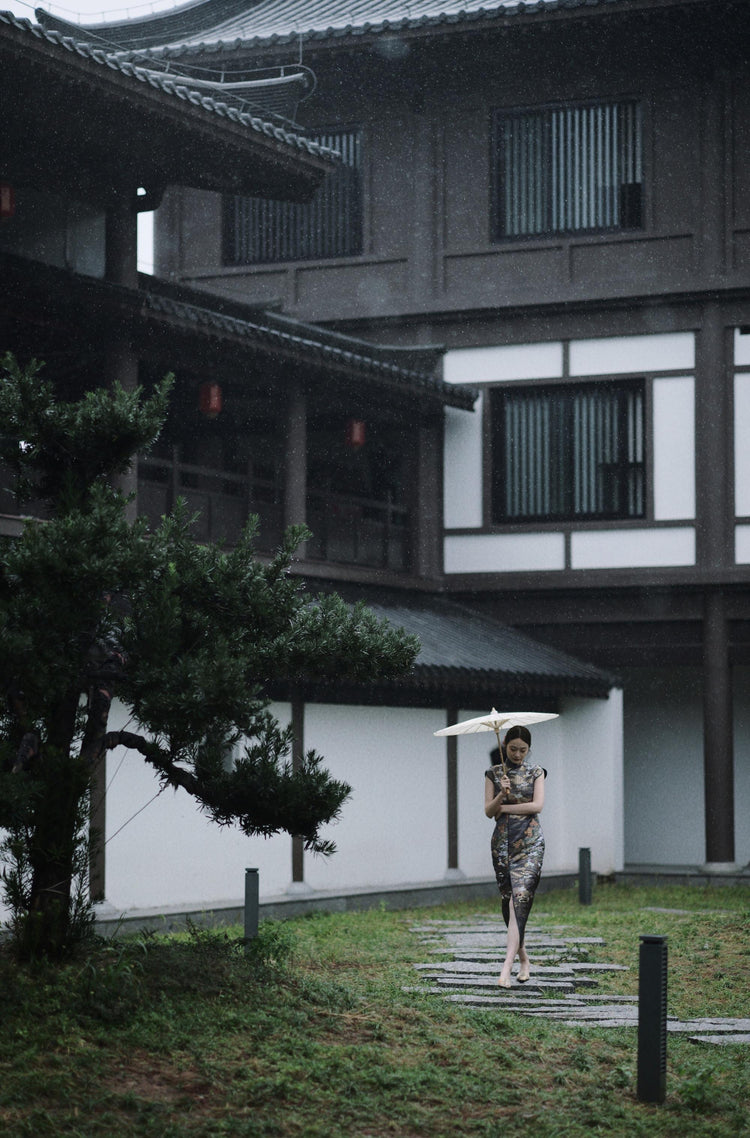 Grey Nishijin Brocade Qipao (Exclusive Piece) 灰色繁花西陣織旗袍(孤品)