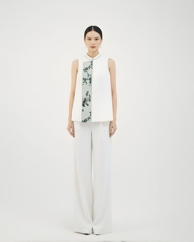 Smoke White Crepe Zhang Velvet Vest 煙白重䋓漳絨馬甲