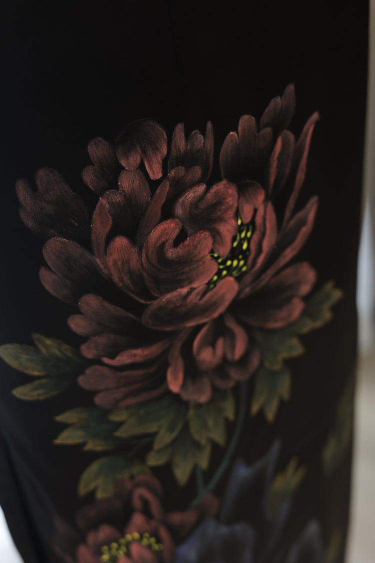 Midnight Peony Hand-Painted Black Silk Qipao 午夜牡丹·黑色真絲手繪旗袍