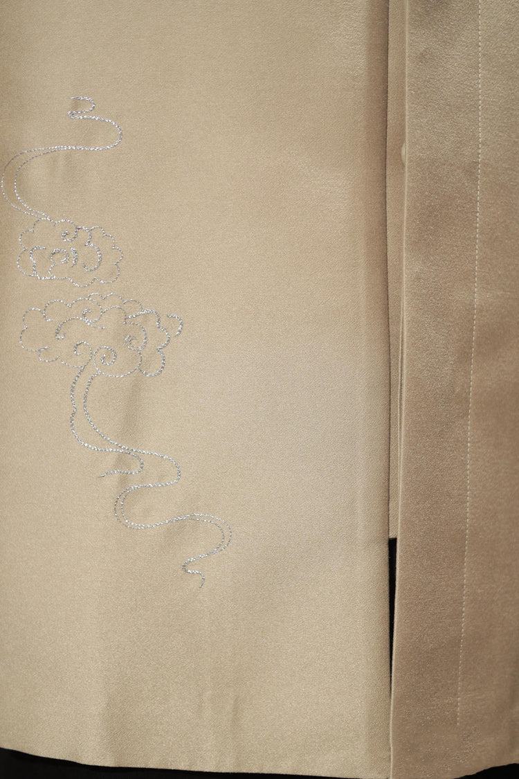 Light Gold Zhongshan Suit with Auspicious Cloud Embroidery 金韻祥雲中山裝