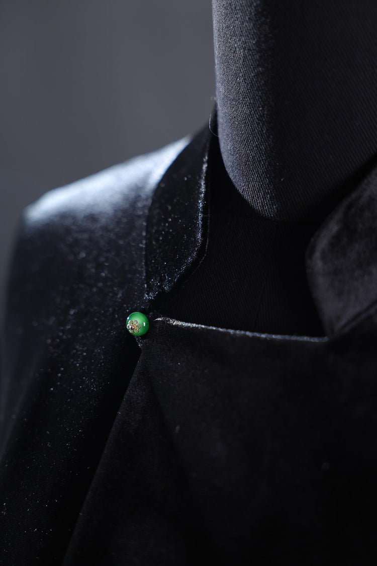 Black Velvet & Hand-Embroidered Open-Collar Jacket 黑色絲絨手繡開襟外套