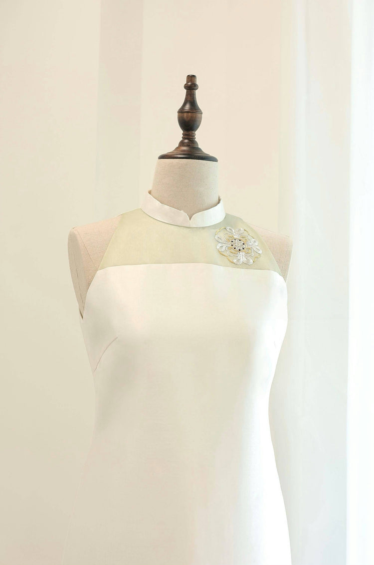 Golden Silk Embroidery Sheer White Short Qipao 金絲繡手繡紗白色短旗袍