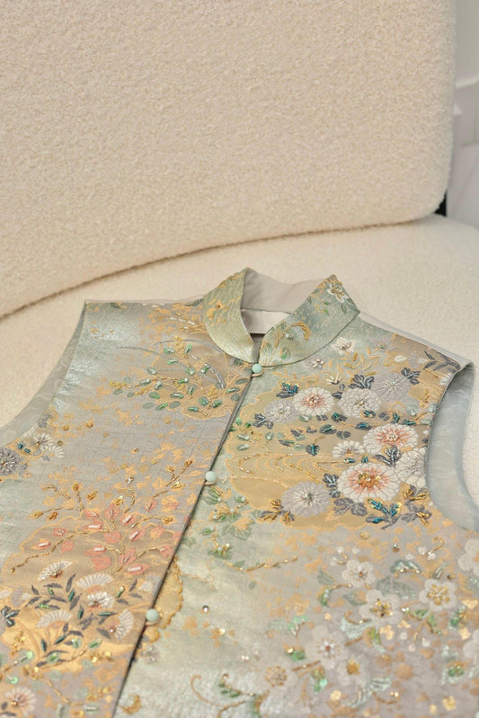 Chrysanthemum Keshi Mother-of-Pearl French Embroidered Vest 菊韻緙絲螺鈿法繡馬甲