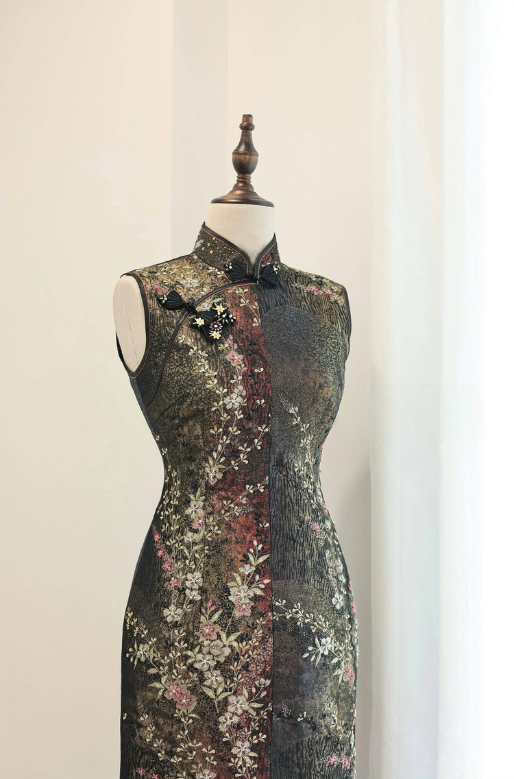 Ember Bloom Nishijin Brocade Qipao (Exclusive Piece) 鎏火夜蔓·西陣織旗袍 (孤品)