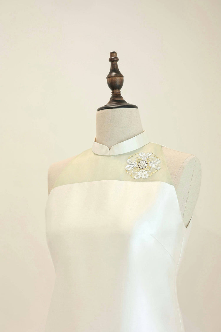 Golden Silk Embroidery Sheer White Short Qipao 金絲繡手繡紗白色短旗袍