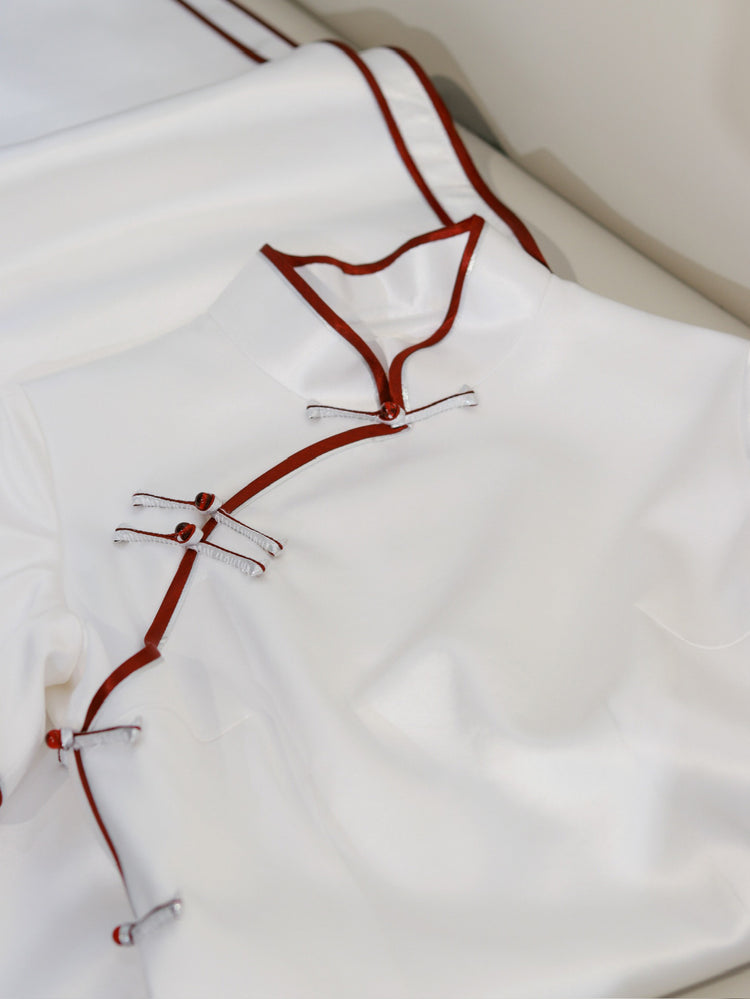 White Silk Qipao with Red Piping and Frog Buttons 素雪紅邊真絲盤扣旗袍