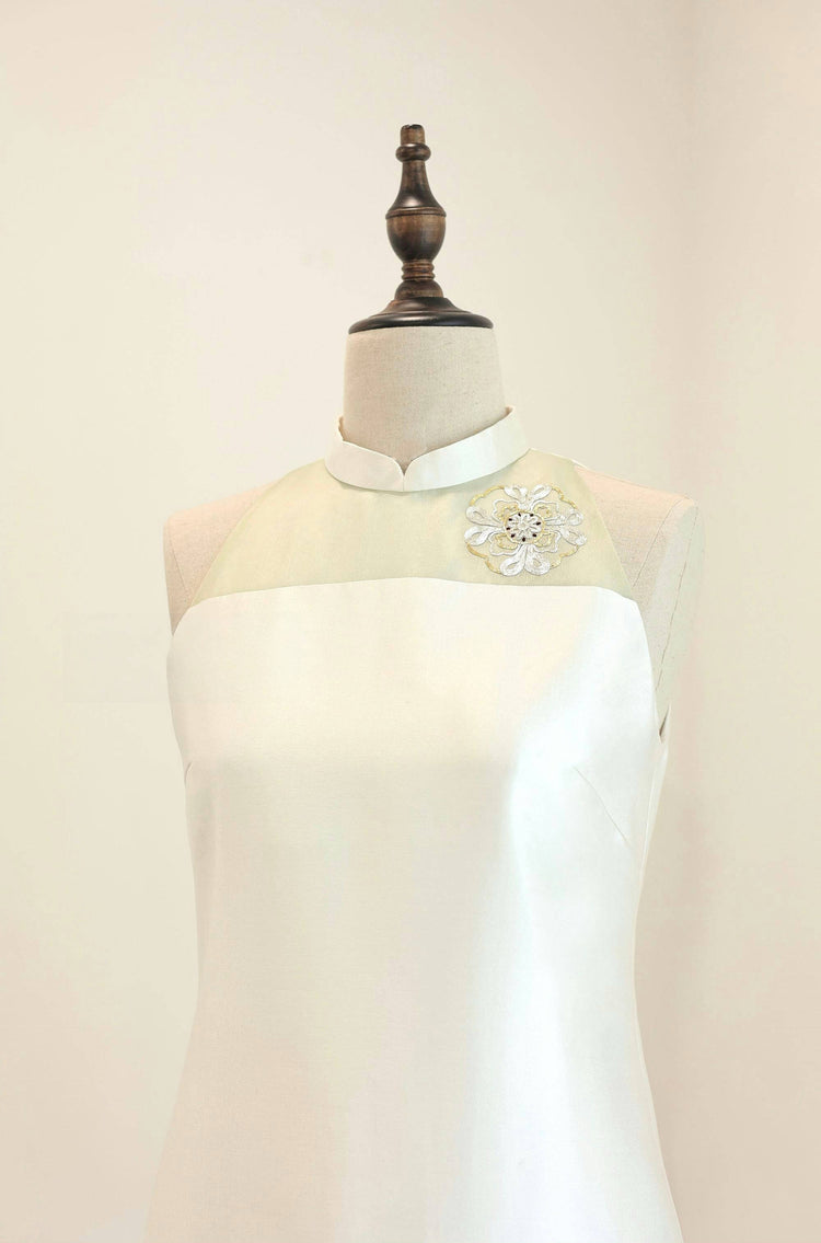 Golden Silk Embroidery Sheer White Short Qipao 金絲繡手繡紗白色短旗袍
