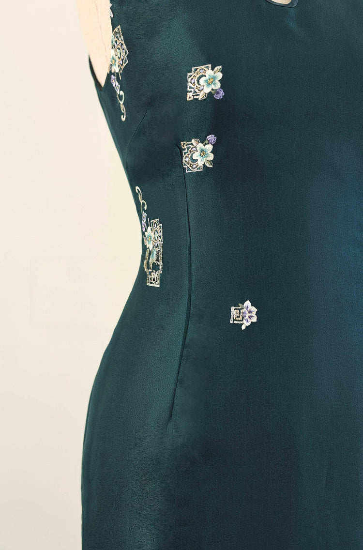 Peacock Blue Hand-Embroidered Sheer Qipao with Teardrop Collar 孔雀藍手繡紗水滴領旗袍