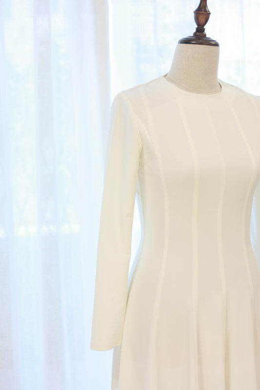 Moon White Long-Sleeve Gown 月白長袖禮服裙