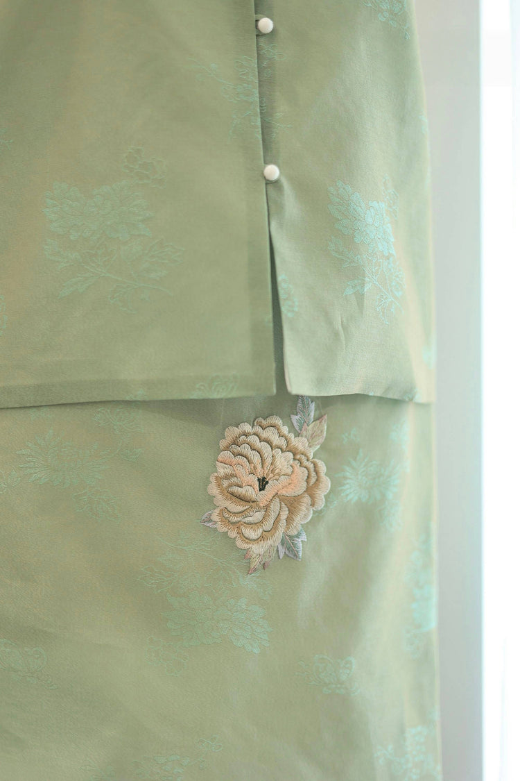Mint Green Hand-Embroidered Sheer Sleeveless Set 薄荷綠手繡紗無袖套裝