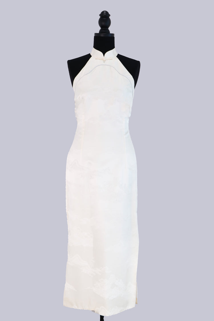 White Jacquard Qipao with Landscape Motif 雪映山影白色提花旗袍