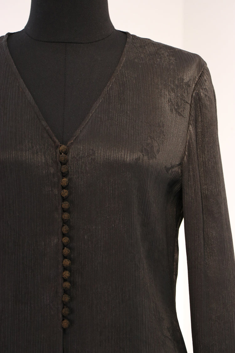 Black Xiangyun Silk V-neckline Blouse 黑色香雲紗V領上衣