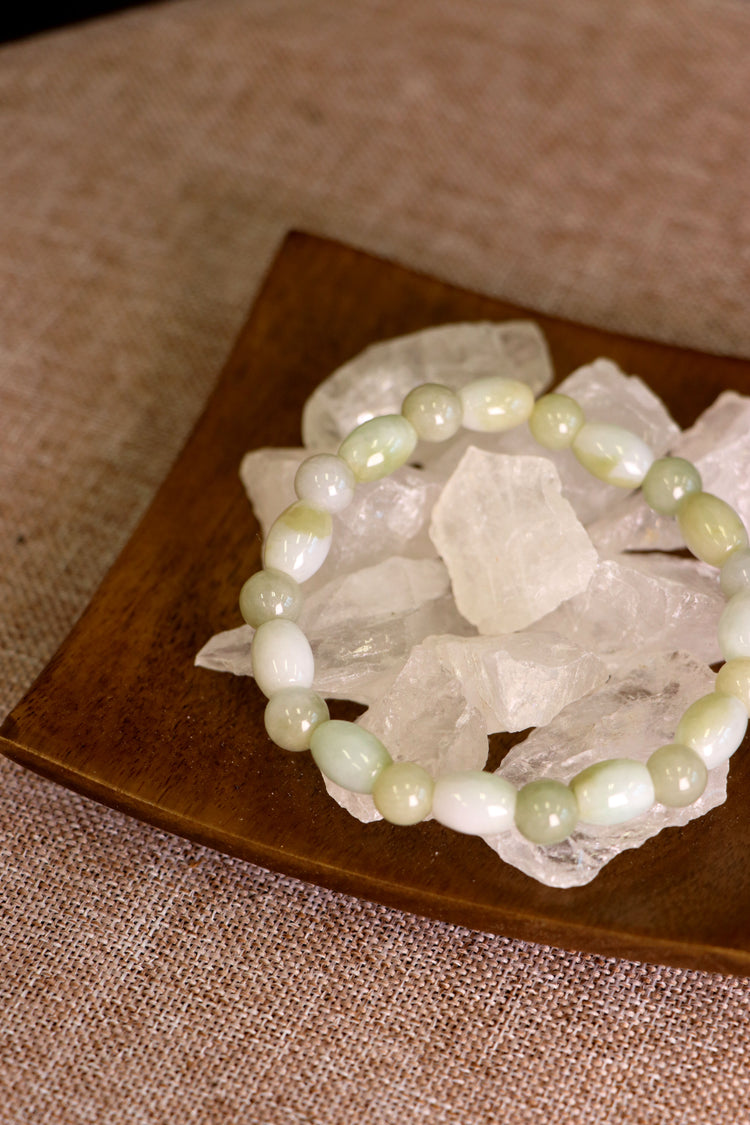 Jade Whisper Bracelet 柔白翡翠手串