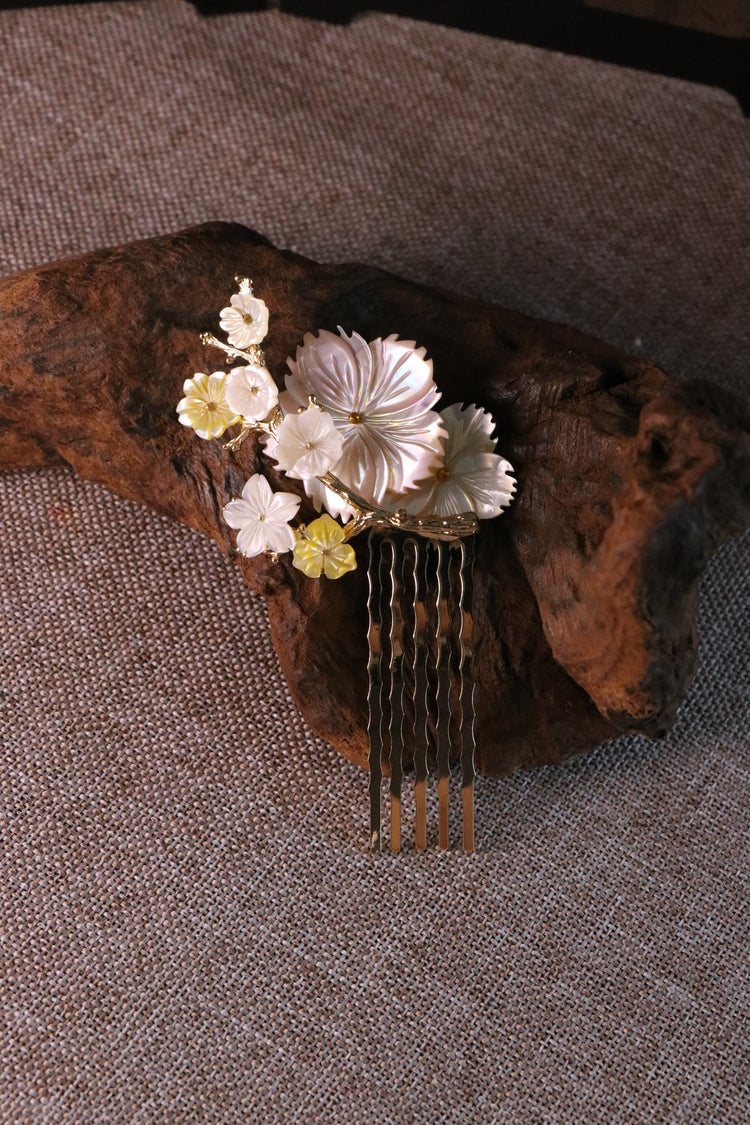 Blossom Mist Agate Hairpin 春曉貝語瑪瑙簪