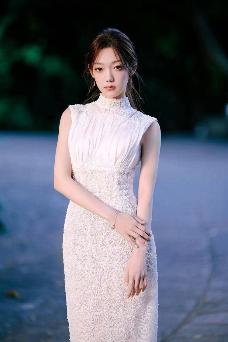 High-neck Slim-fit Lace White Gown 高领修身蕾丝白色礼服