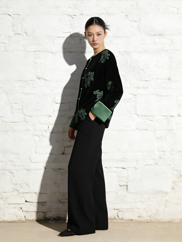 Midnight Pine Embroidered Velvet Blouse 墨夜松影絲絨刺繡上衣