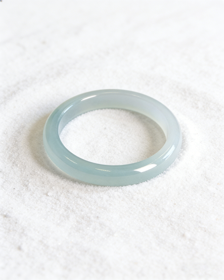 Mist Green Agate Bangle 霧青瑪瑙手鐲