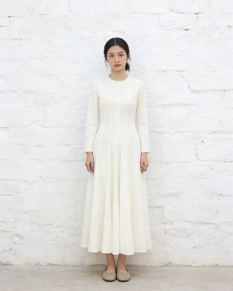 Moon White Long-Sleeve Gown 月白長袖禮服裙