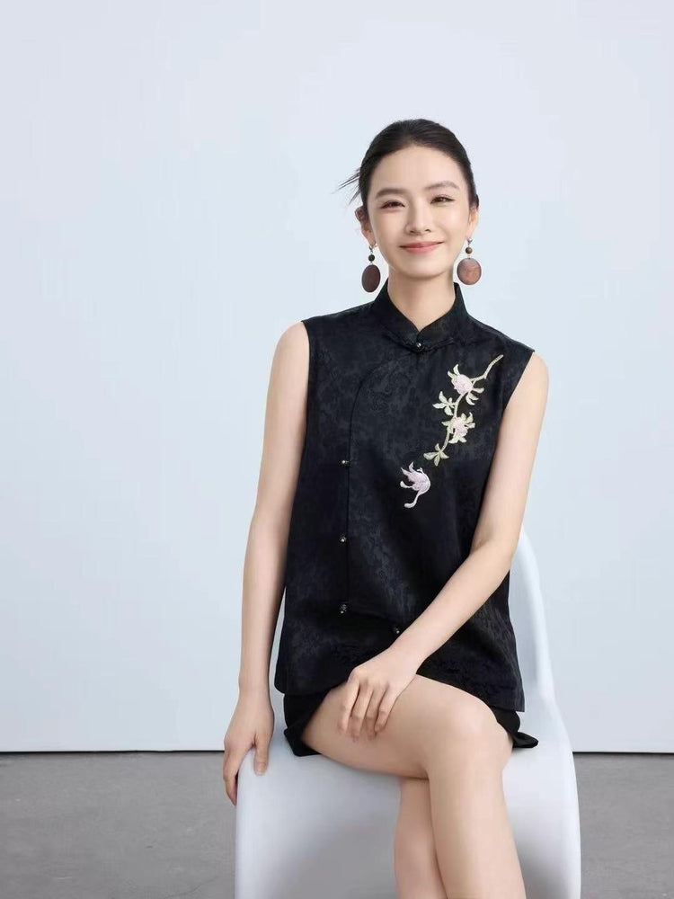 Embroidered Silk Mandarin Vest 真絲刺繡立領馬甲