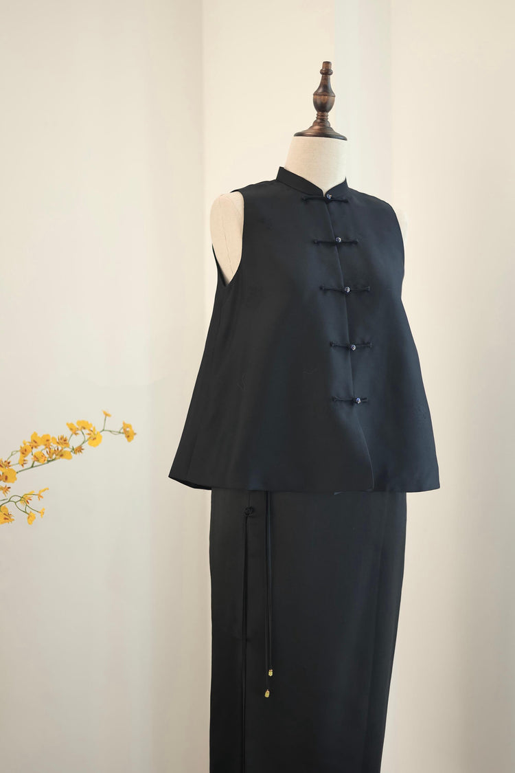 Ink-Hued Silk A-Line Mandarin Vest (Exclusive Piece) 深墨色真絲立領A擺馬甲(孤品)