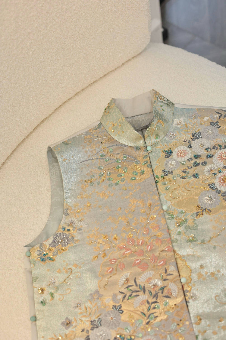 Chrysanthemum Keshi Mother-of-Pearl French Embroidered Vest 菊韻緙絲螺鈿法繡馬甲