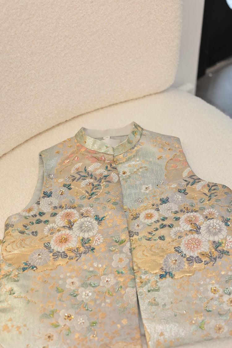 Chrysanthemum Keshi Mother-of-Pearl French Embroidered Vest 菊韻緙絲螺鈿法繡馬甲
