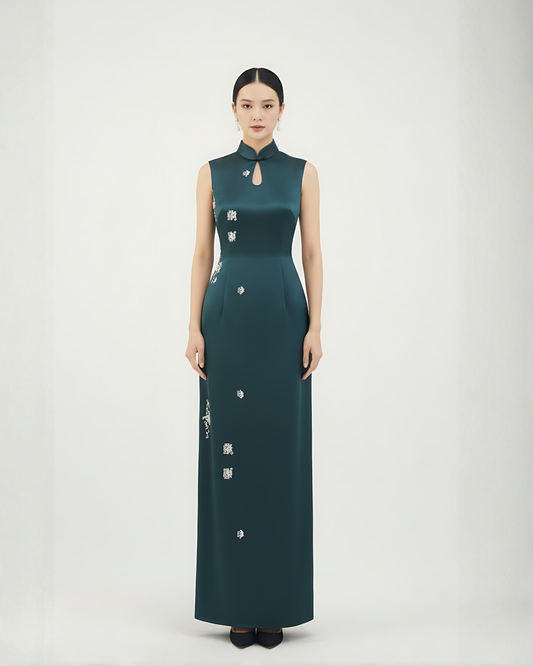 Peacock Green Hand-Embroidered Sheer Qipao with Teardrop Collar (Exclusive Piece) 孔雀綠手繡紗水滴領旗袍 (孤品)
