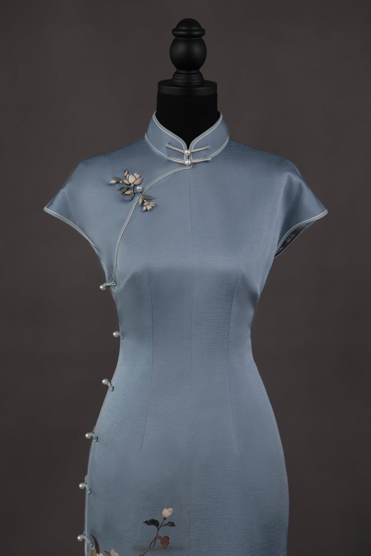 Light Blue Seiken Haitang Blossom Cheongsam 正絹海棠花淺藍旗袍 (Exclusive Piece 孤品)